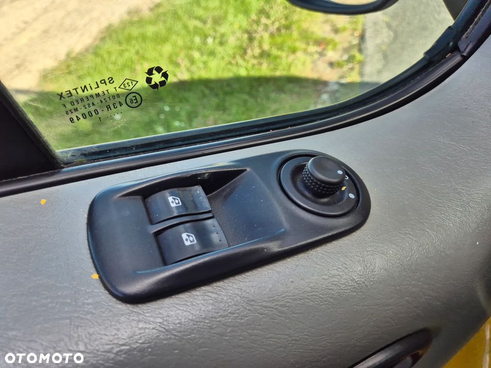 Renault Trafic - 16