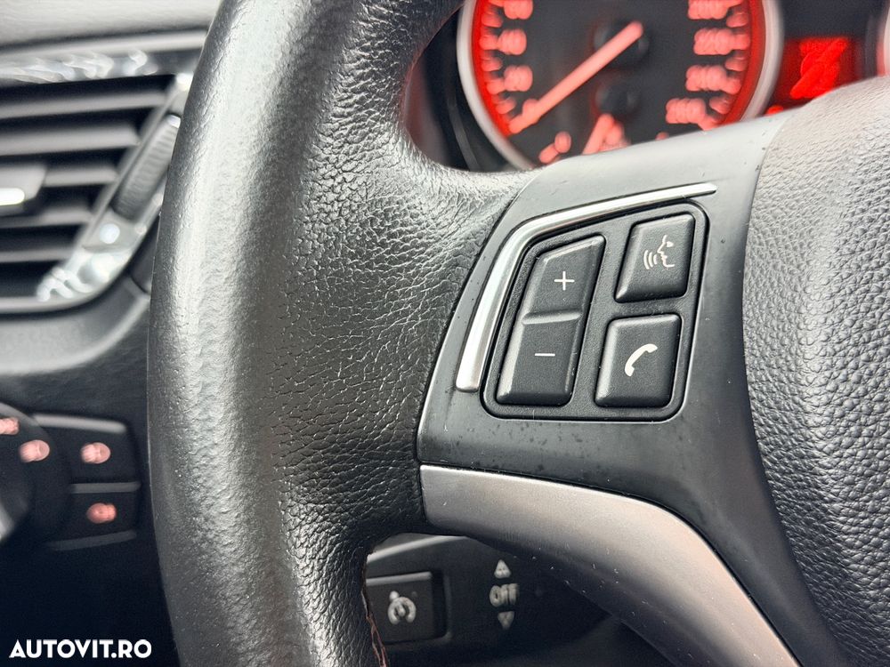 BMW X1 sDrive18d Sport Line - 29