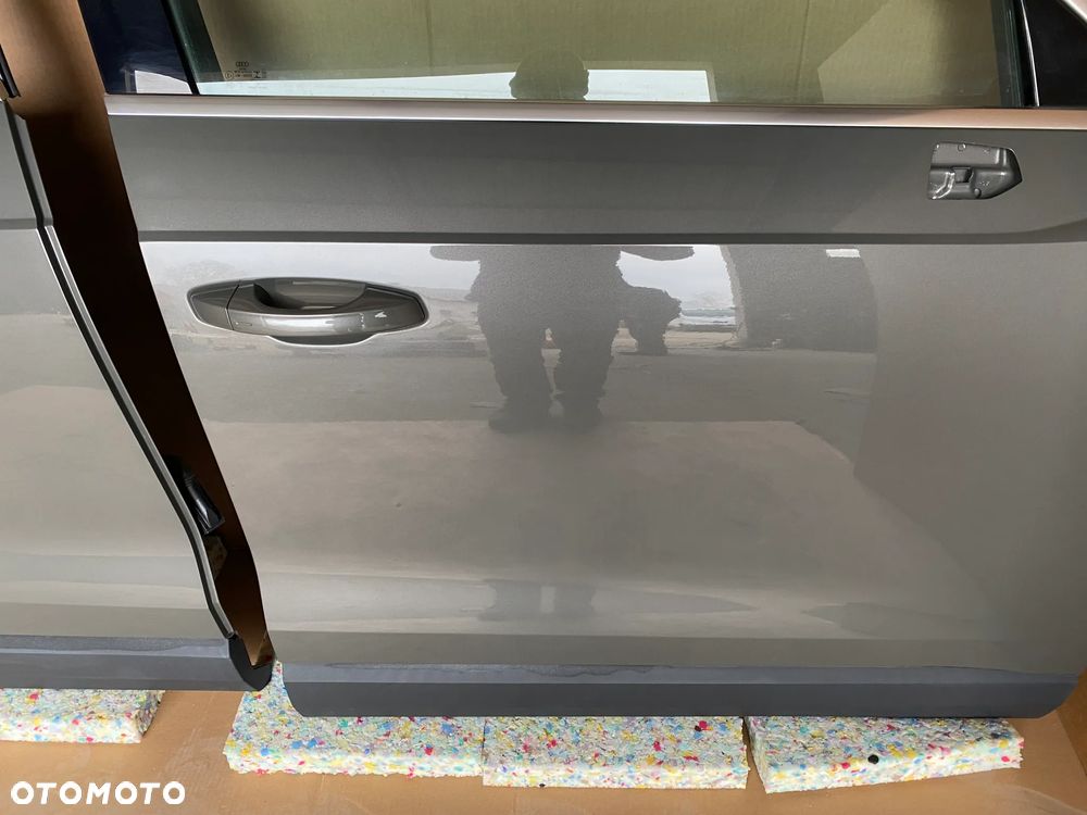 AUDI Q3 83A komplet drzwi przód tył prawe na prawą st. kolor Z7 Z7 LX7G 28km - 5