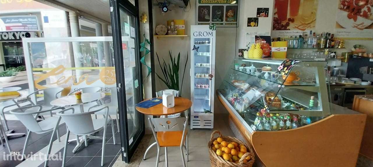 Oportunidade Única: Loja para Venda - Praia da Rocha! 1ª Linha Av. Tom - Grande imagem: 2/34