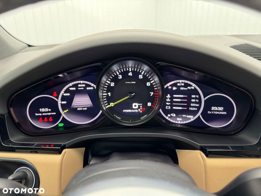 Porsche Cayenne - 21
