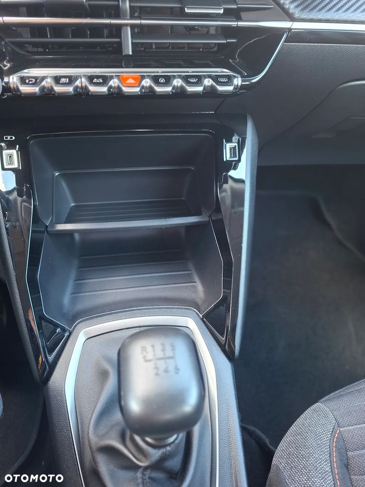 Peugeot 2008 - 32