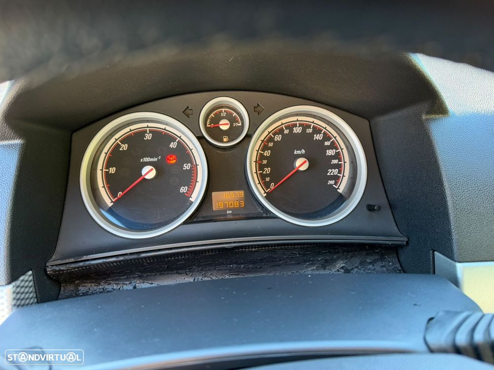Opel Astra GTC 1.3 CDTi - 34