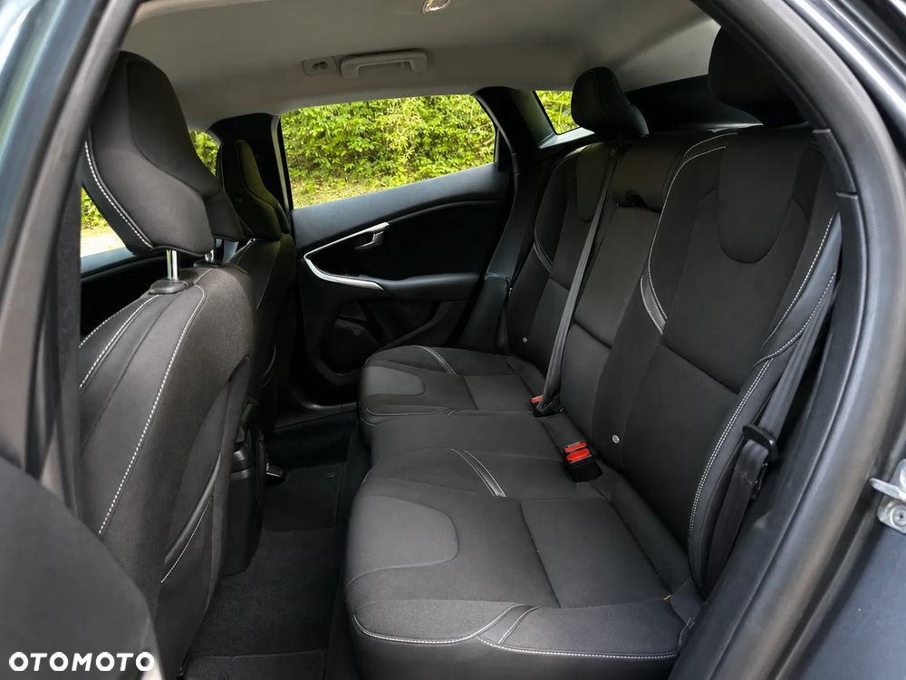 Volvo V40 D2 Momentum - 12