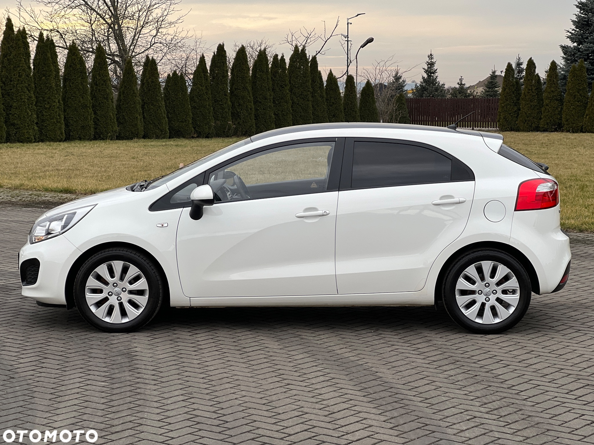 Kia Rio 1.2 Dream Team Edition - 10