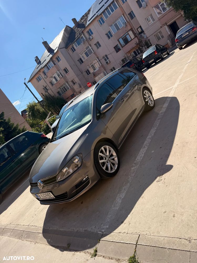 Volkswagen Golf - 1