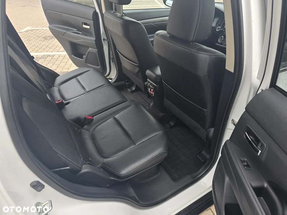 Mitsubishi Outlander 2.0 Instyle Navi CVT - 13