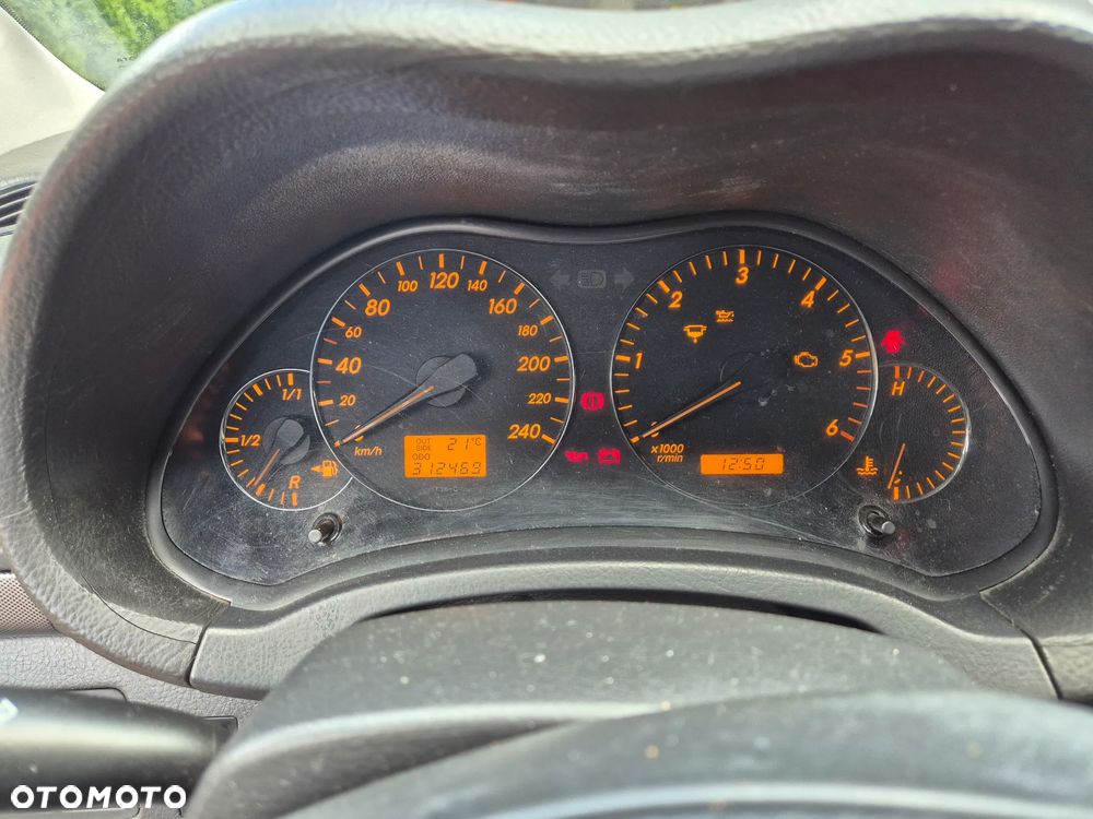 Toyota Avensis 2.0 D-4D - 8
