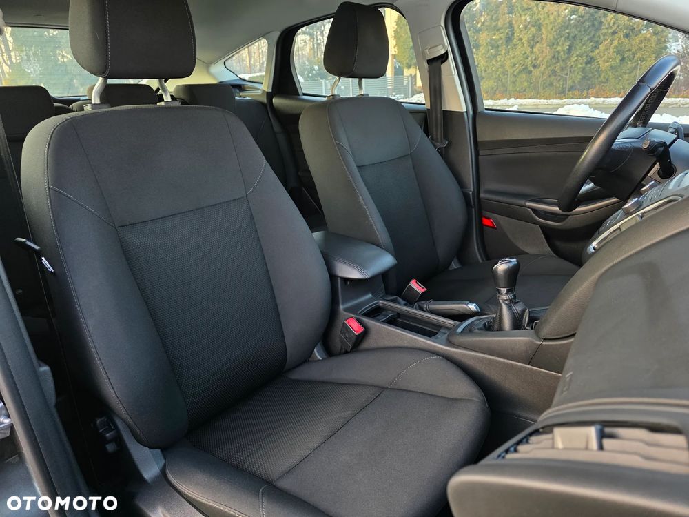 Ford Focus 1.6 SYNC Edition - 12