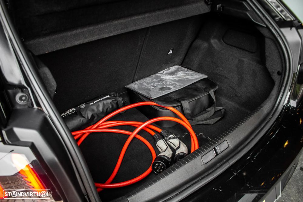 Peugeot e-208 Allure - 29