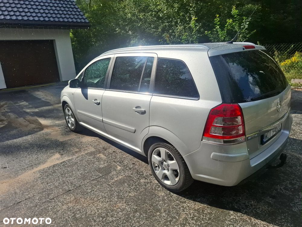 Opel Zafira 1.9 CDTI Cosmo - 3