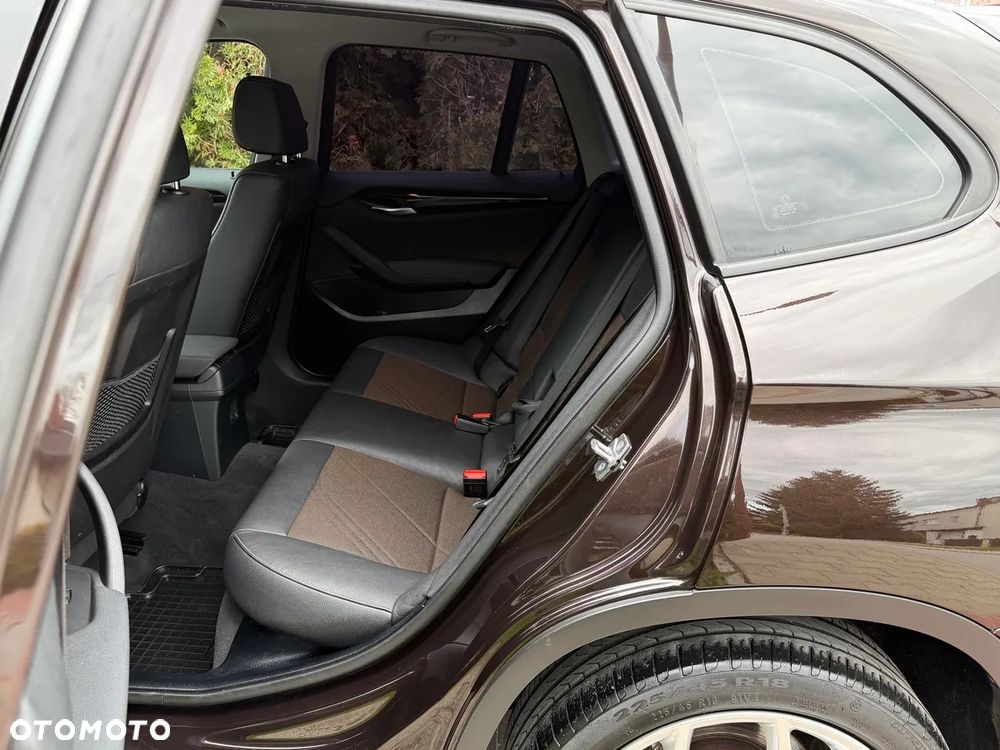 BMW X1 xDrive18d xLine - 22