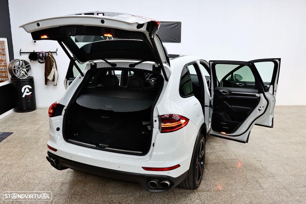 Porsche Cayenne - 33