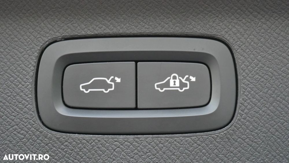 Volvo XC 90 T8 AWD Recharge Geartronic RDesign - 25