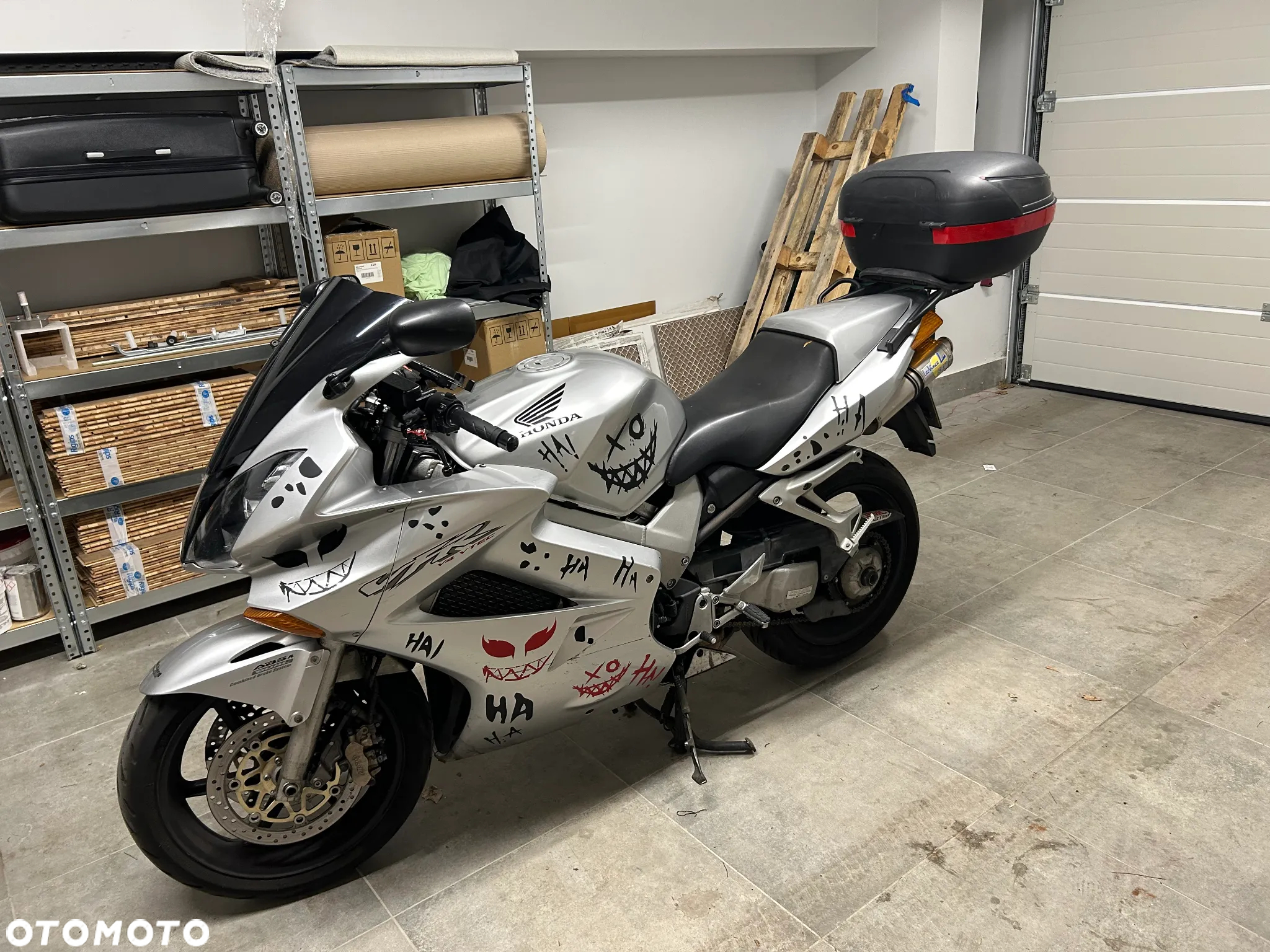 Honda VFR - 25