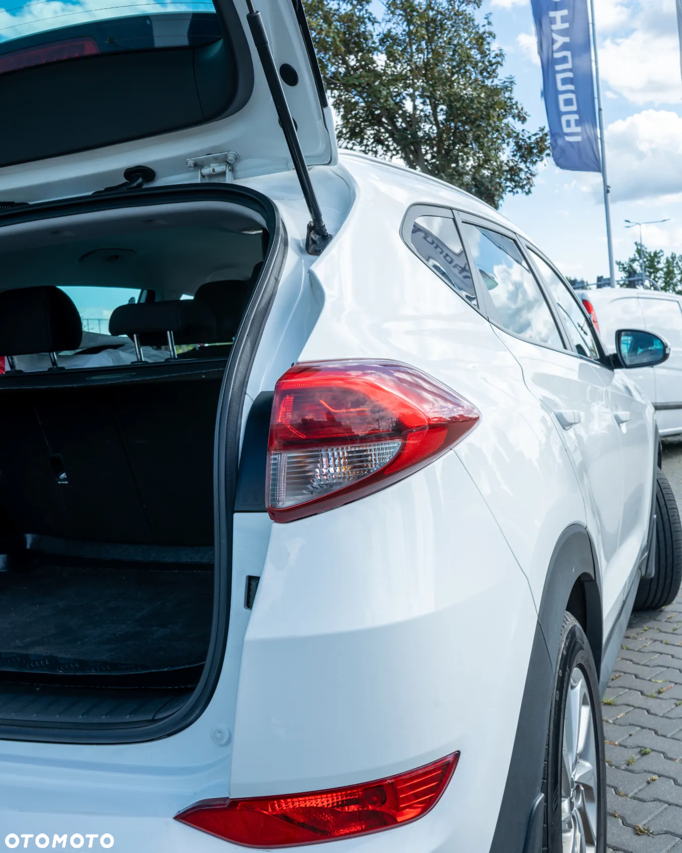 Hyundai Tucson 1.6 GDI BlueDrive Comfort 2WD - 11