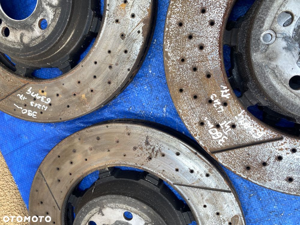 MERCEDES E W213 63AMG ZACISKI HAMULCOWE PRZÓD TYŁ KLOCKI TARCZE 390 / 360mm - 9