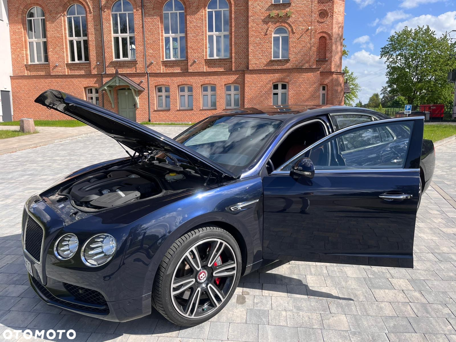 Bentley Flying Spur V8 S - 28