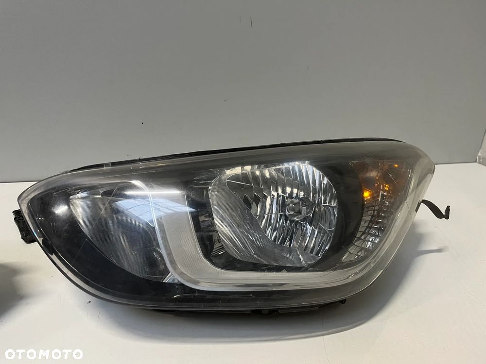Hyundai i20 Lampa przednia Lewa , prawa 921021J5 - 3