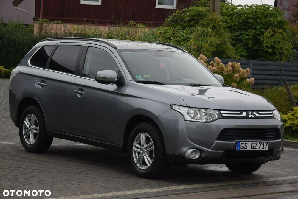Mitsubishi Outlander 2.0 4WD Invite - 1