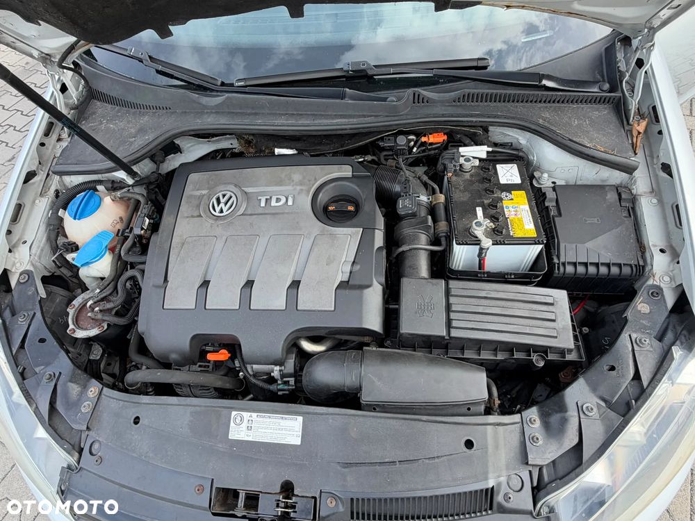 Volkswagen Golf 1.6 TDI BlueMotion Technology Comfortline - 23