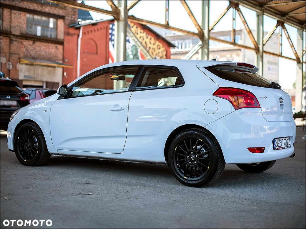 Kia ProCeed - 8