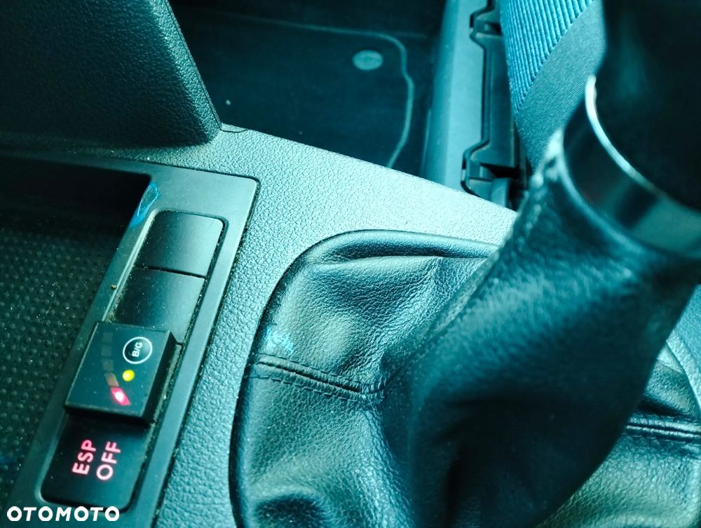 Volkswagen Touran 1.6 Trendline - 15