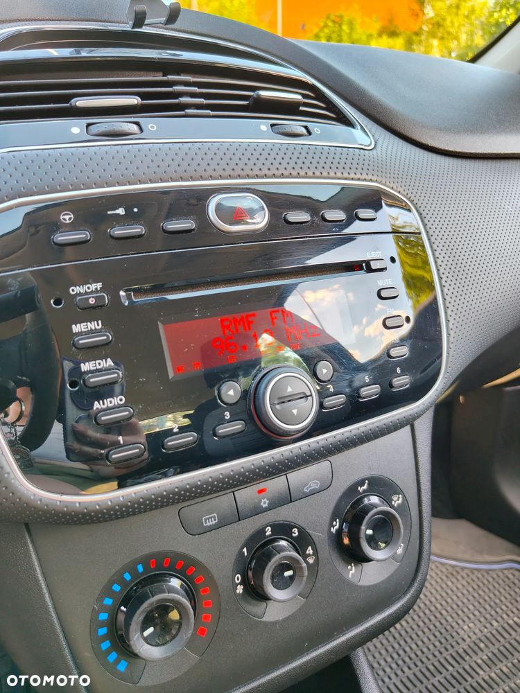 Fiat Punto Evo 1.4 8V Estiva Blue&Me - 16