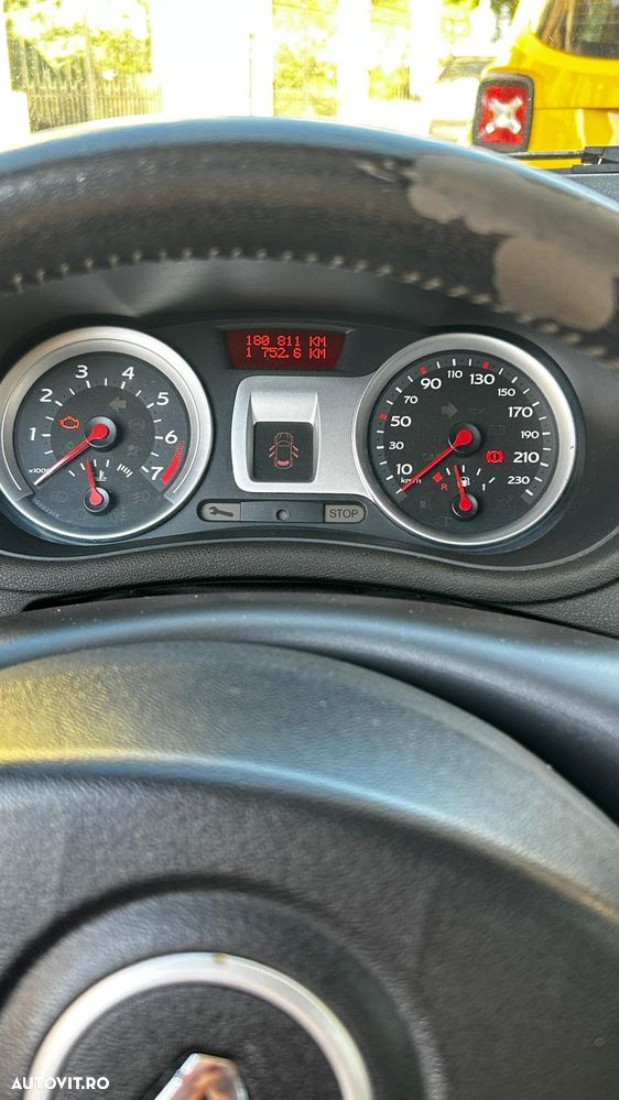 RENAULT Clio 2006 — imagine 3