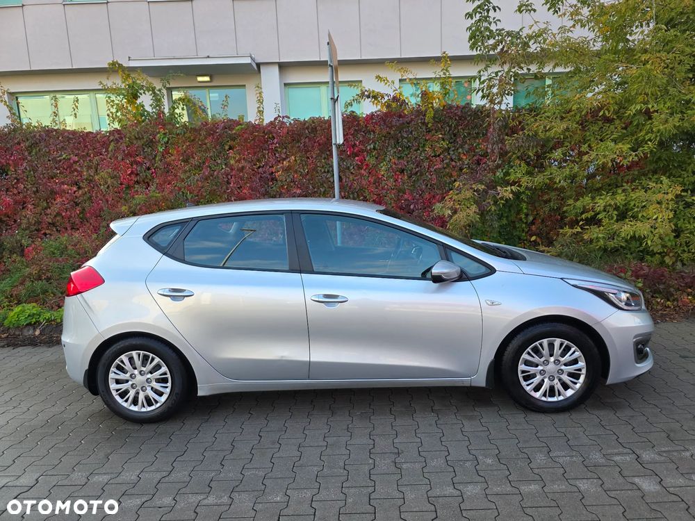 Kia Ceed - 9