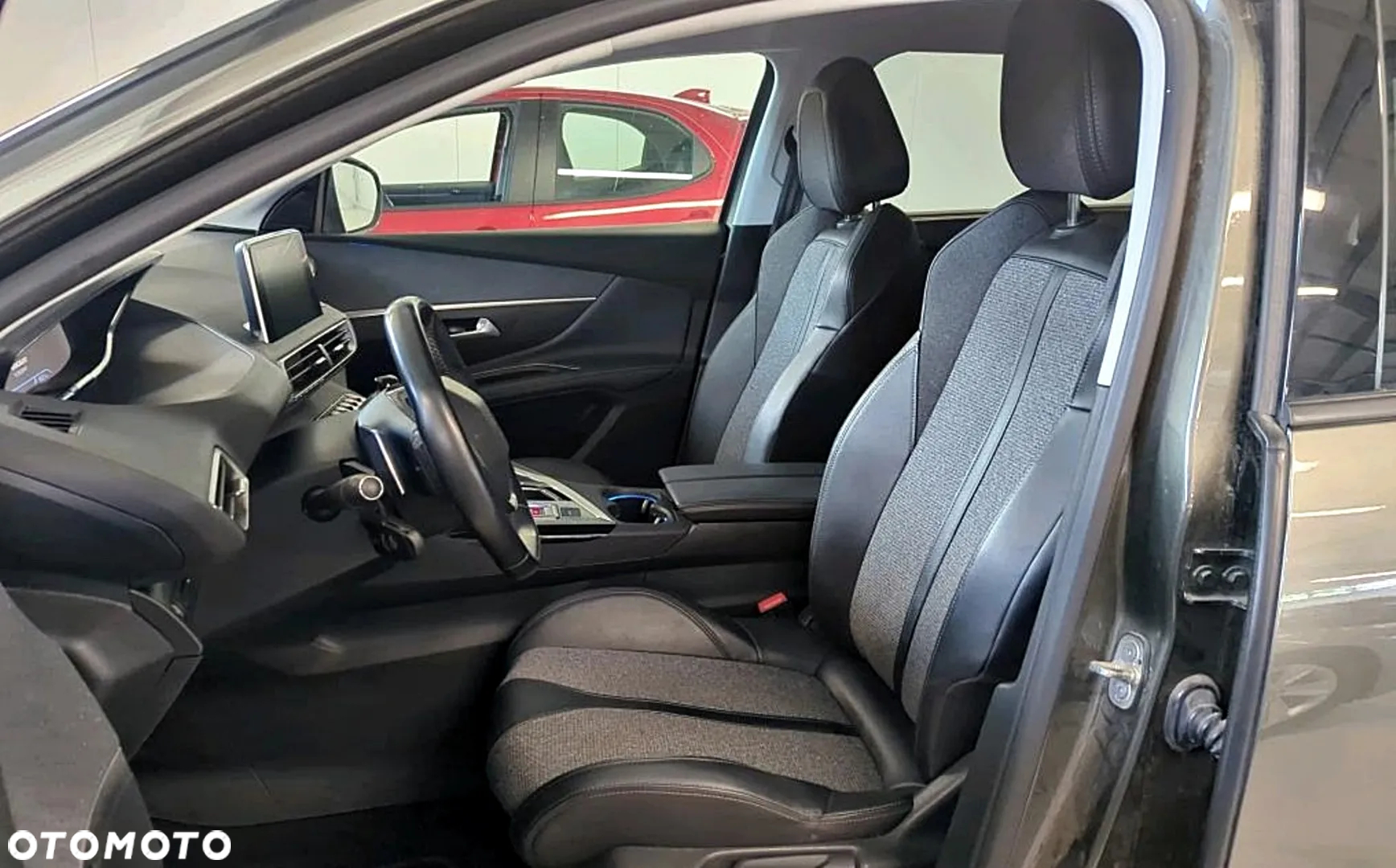 Peugeot 5008 1.6 PureTech Allure S&S EAT8 - 8