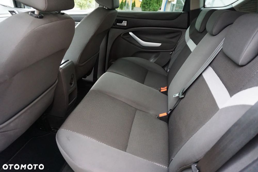 Ford Kuga 2.0 TDCi 2x4 Trend - 10