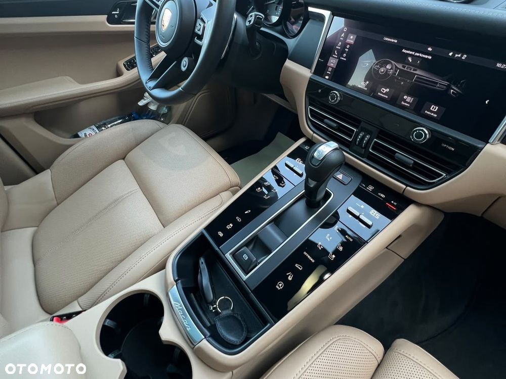 Porsche Macan T - 14