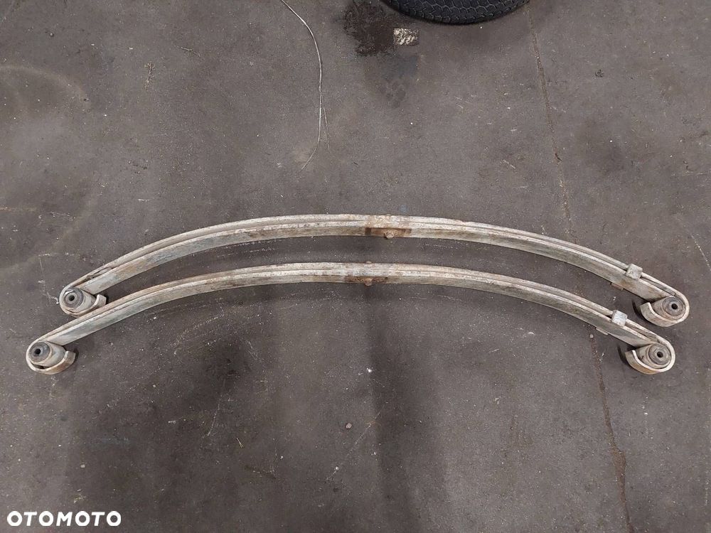 RESOR PIÓROWY PRZÓD KOMPLET MERCEDES-BENZ T1 KACZKA - 2