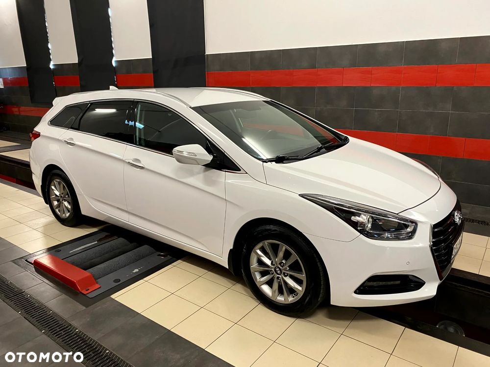 Hyundai i40 Kombi blue 1.6 Space - 5