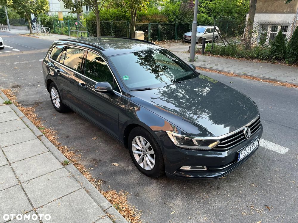 Volkswagen Passat 2.0 TDI SCR DSG Comfortline - 2