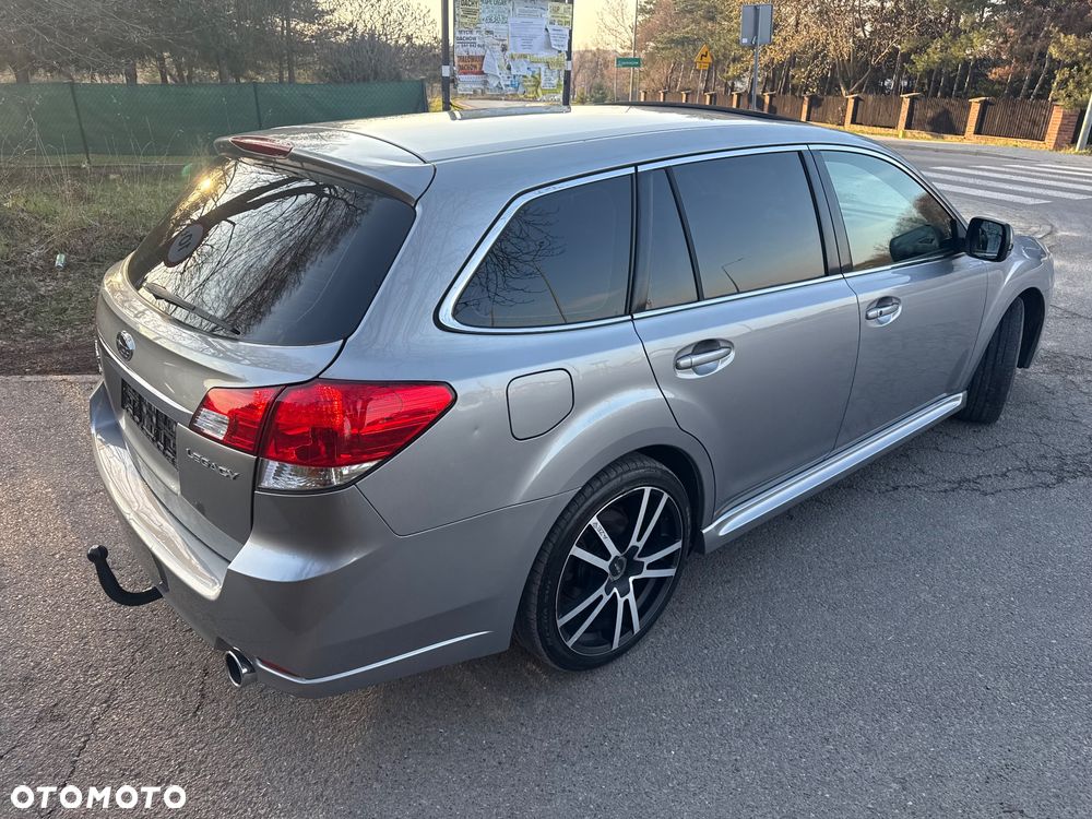 Subaru Legacy 2.5i GT - 22