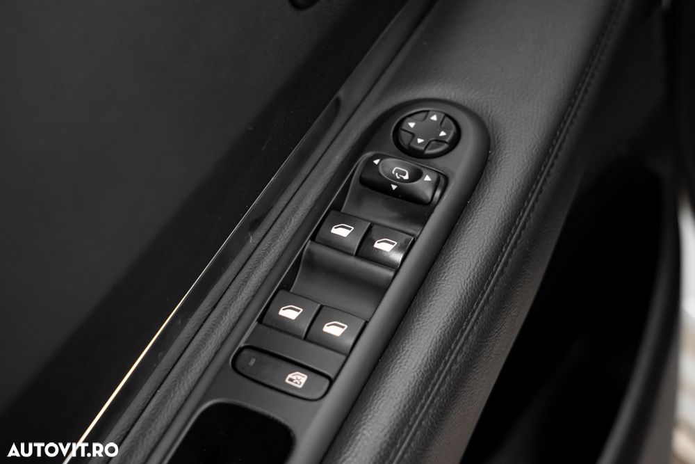 Peugeot 3008 BlueHDi 120 EAT6 Stop & Start Allure - 19