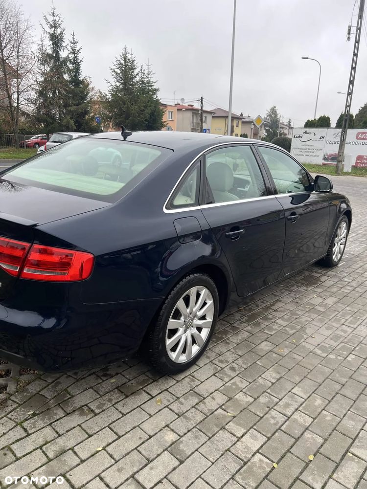 Audi A4 Limousine - 7
