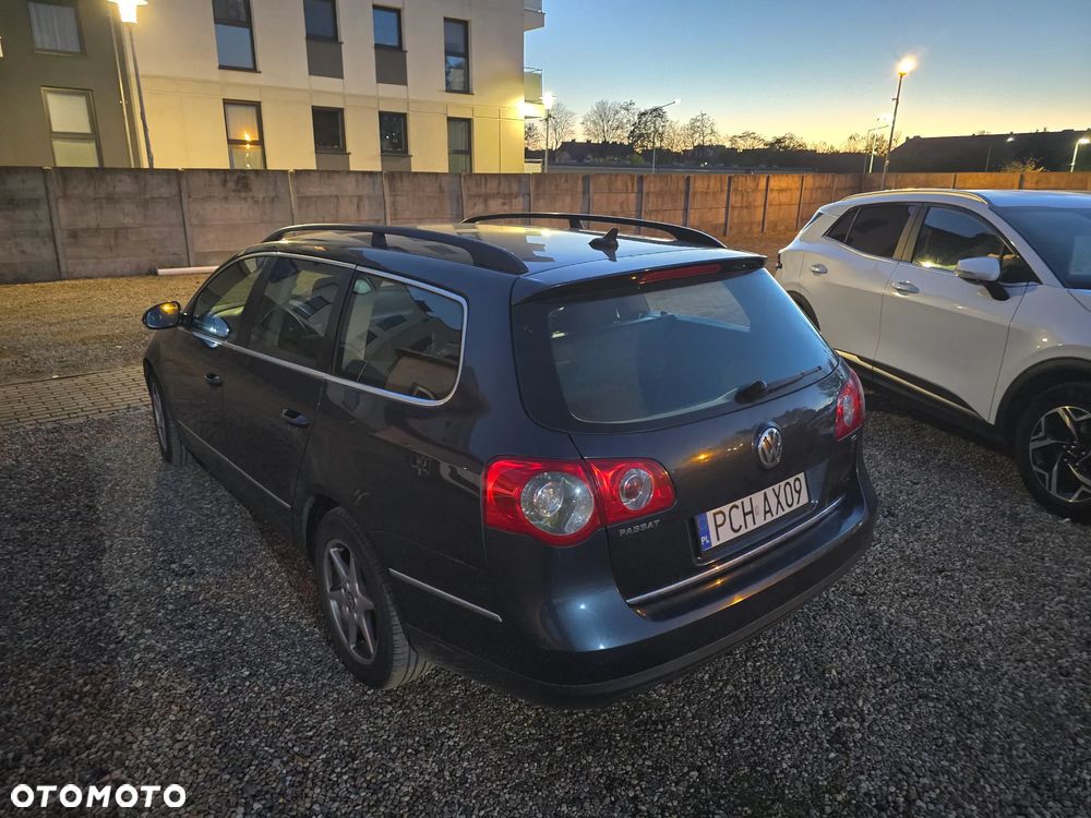 Volkswagen Passat 1.9 TDI DPF Sportline - 10