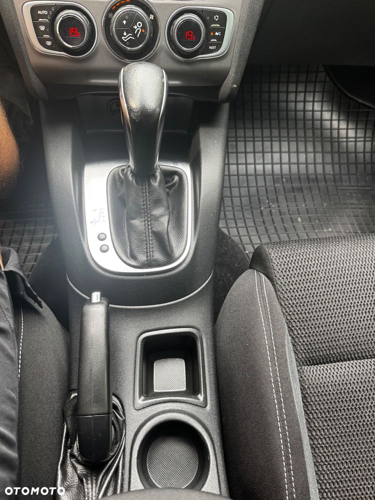 Citroën C4 e-HDi 115 ETG6 Exclusive - 9