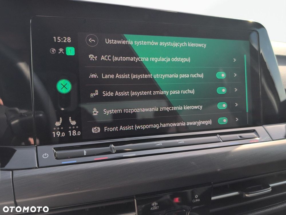 Volkswagen Golf 1.5 eTSI EVO Style DSG - 27