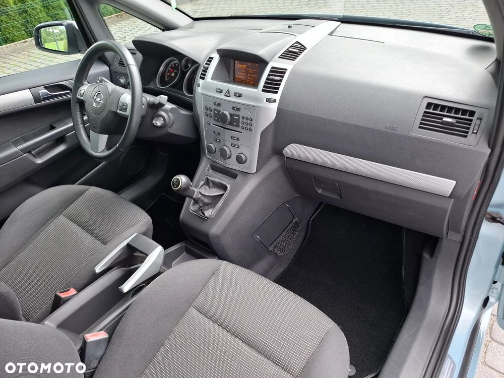 Opel Zafira 1.8 Sport - 27