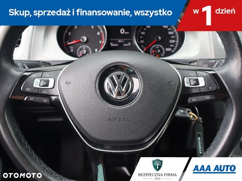 Volkswagen Golf - 18