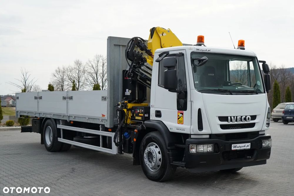 Iveco 180E25 / 4X2 / SKRZYNIOWY 7,5m + HDS HYVA HB150X MAX UDŹWIG 5 200KG / STEROWNIE RADIOWE  / ROTATOR / AUTOMAT - 11