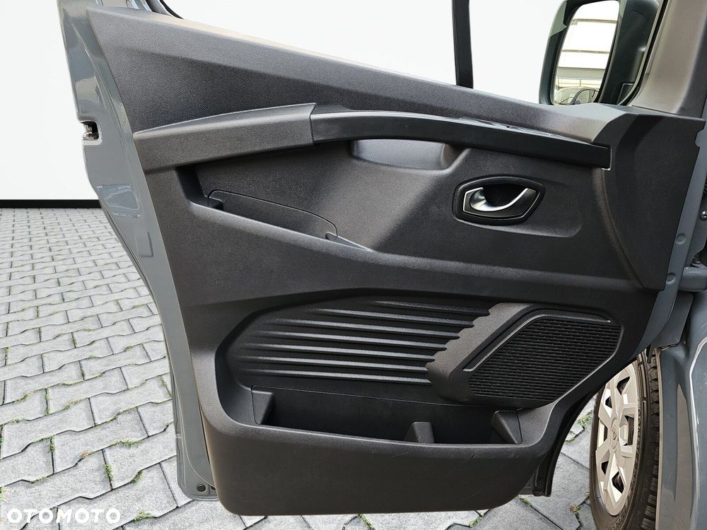 Renault Trafic - 19