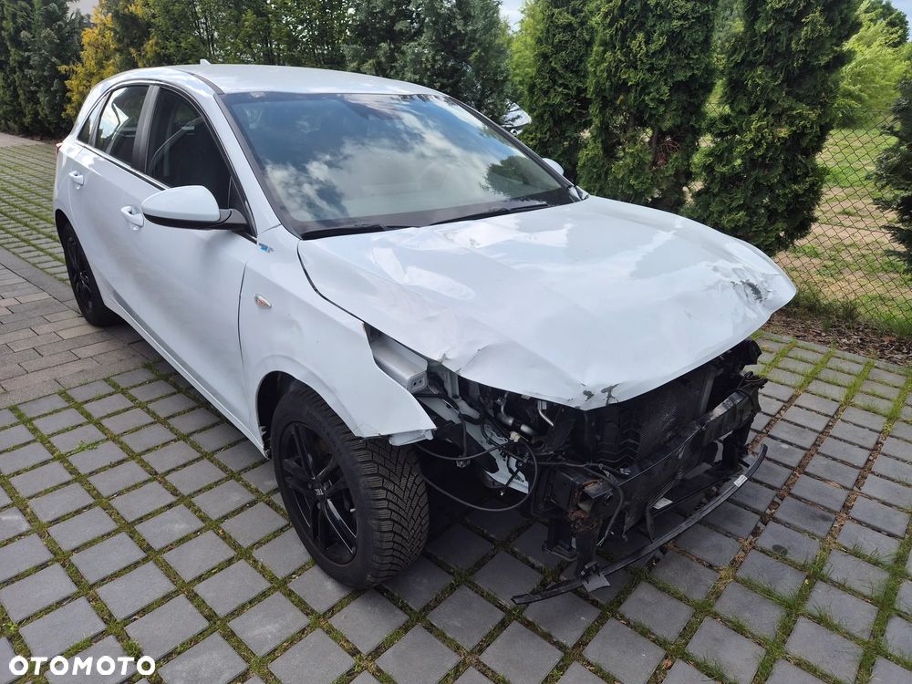 Kia Ceed - 7