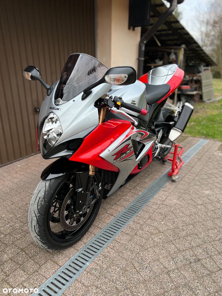 Suzuki GSX-R - 30