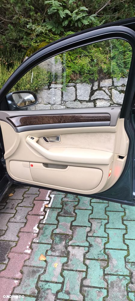 Audi A8 4.2 Quattro - 16