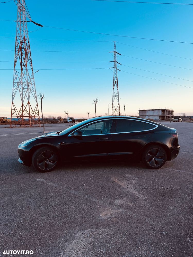 Tesla Model 3 Standard Reichweite Plus Hinterradantrieb - 3